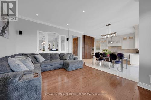 116 Robert Berry Crescent, King, ON - Indoor Photo Showing Living Room