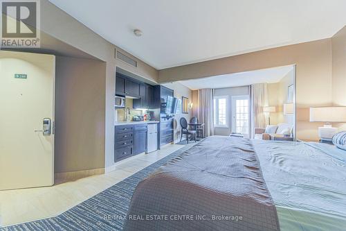 #2040-41 -90 Highland Dr, Oro-Medonte, ON - Indoor Photo Showing Bedroom