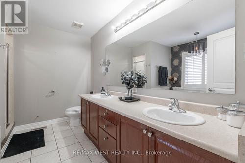 50 Riel Dr, Richmond Hill, ON - Indoor Photo Showing Bathroom
