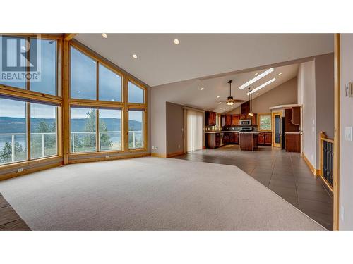 464 Mountain Drive, Vernon, BC - Indoor Photo Showing Other Room