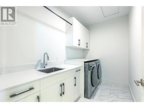 435 Vision Court, Kelowna, BC - Indoor Photo Showing Laundry Room