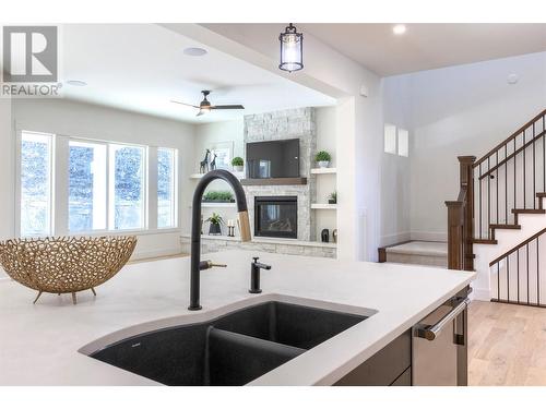 435 Vision Court, Kelowna, BC - Indoor Photo Showing Kitchen With Double Sink