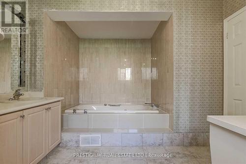 57 Laureleaf Rd, Markham, ON - Indoor Photo Showing Bathroom