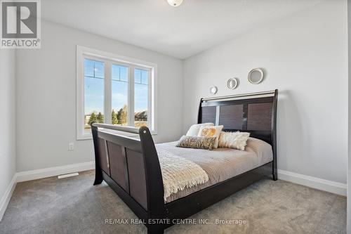 22 Kiernan Cres N, New Tecumseth, ON - Indoor Photo Showing Bedroom
