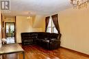 5991 Culp St, Niagara Falls, ON  - Indoor Photo Showing Living Room 