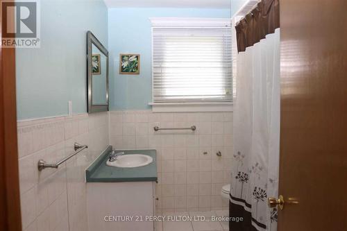 5991 Culp St, Niagara Falls, ON - Indoor Photo Showing Bathroom