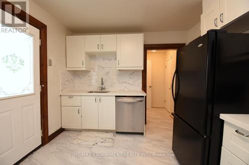 133 Fennell Ave E, Hamilton, ON - Indoor Photo Showing Kitchen