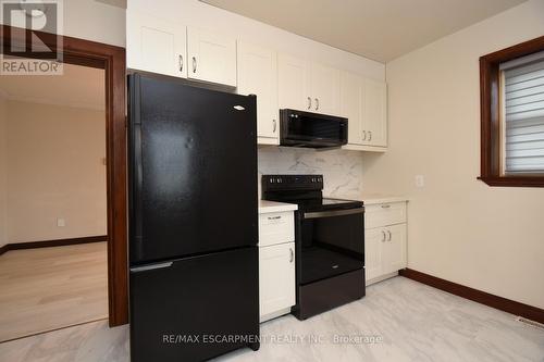 133 Fennell Ave E, Hamilton, ON - Indoor Photo Showing Kitchen