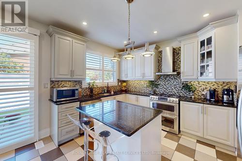 3074 Scotscraig Cres, Oakville, ON - Indoor Photo Showing Kitchen With Upgraded Kitchen