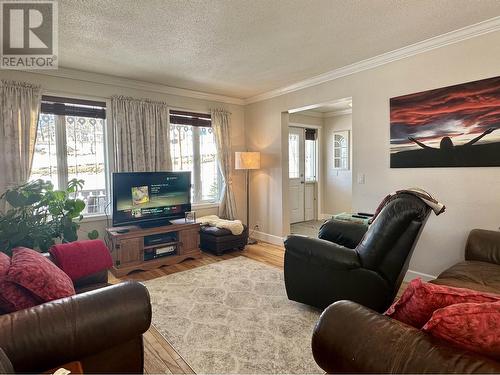 5308 51 Street, Fort Nelson, BC - Indoor Photo Showing Living Room