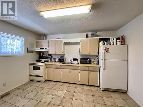 3911 Paquette Avenue, Terrace, BC - Indoor Photo Showing Kitchen