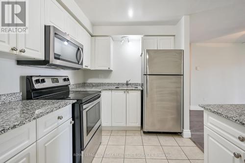 #101 -276 Eiwo Crt, Waterloo, ON - Indoor Photo Showing Kitchen With Upgraded Kitchen