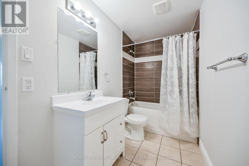 #101 -276 Eiwo Crt, Waterloo, ON - Indoor Photo Showing Bathroom