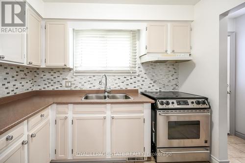 35 Prince Paul Crescent, St. Catharines, ON - Indoor Photo Showing Kitchen With Double Sink
