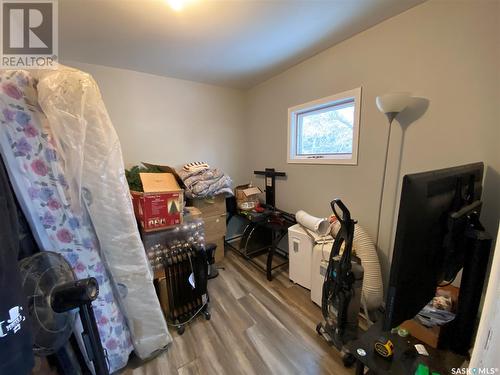 215 4Th Avenue W, Kindersley, SK - Indoor Photo Showing Other Room