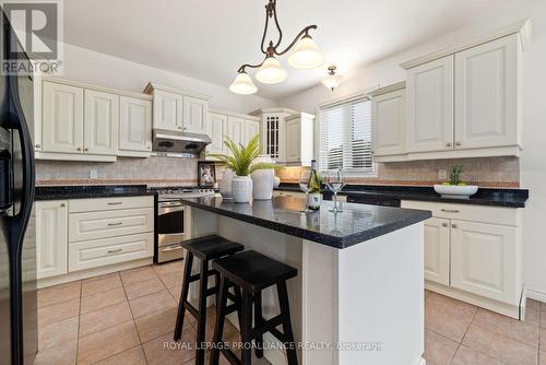 6 Dorset Court W, Belleville, ON - Indoor Photo Showing Kitchen With Upgraded Kitchen