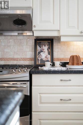 6 Dorset Crt W, Belleville, ON - Indoor Photo Showing Kitchen