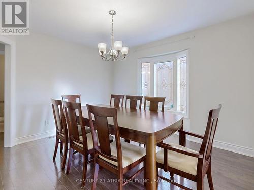 20 Kevi Cres, Richmond Hill, ON - Indoor Photo Showing Dining Room
