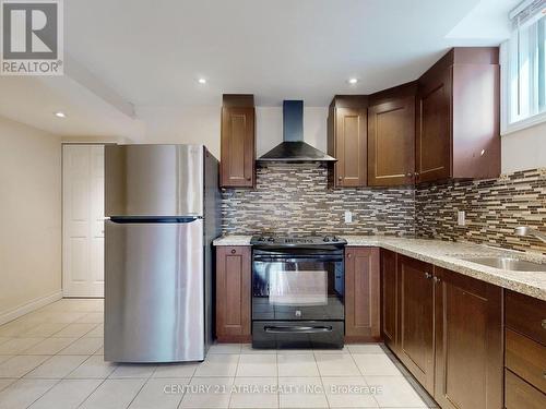 20 Kevi Cres, Richmond Hill, ON - Indoor Photo Showing Kitchen With Stainless Steel Kitchen With Upgraded Kitchen