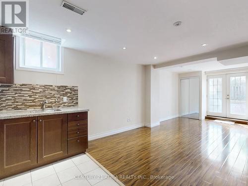 20 Kevi Cres, Richmond Hill, ON - Indoor