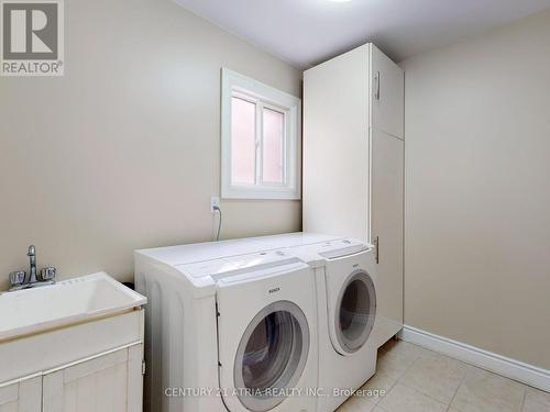 20 Kevi Crescent, Richmond Hill, ON - Indoor Photo Showing Laundry Room