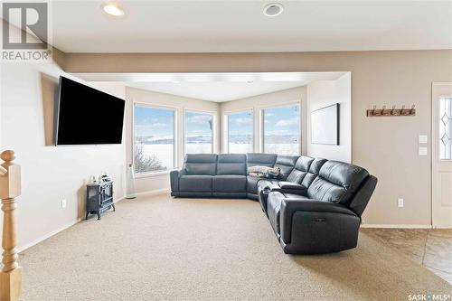 9 Pelican Pass, Blackstrap Thode, SK - Indoor Photo Showing Living Room