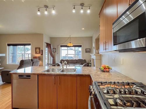 927 Firehall Creek Rd, Langford, BC - Indoor Photo Showing Kitchen With Double Sink