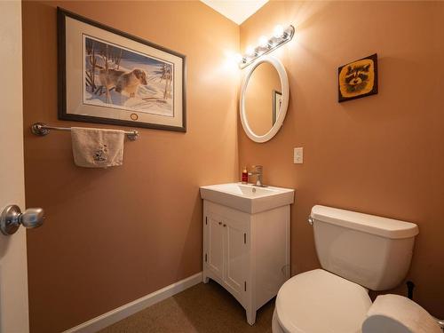 271 Glenmary Road, Enderby, BC - Indoor Photo Showing Bathroom