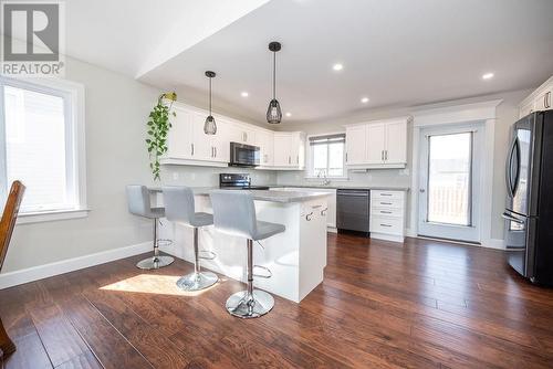 18 Liam Street, Petawawa, ON - Indoor Photo Showing Kitchen With Upgraded Kitchen