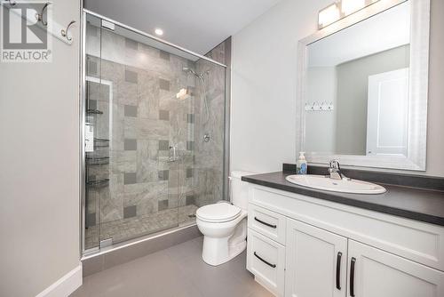 18 Liam Street, Petawawa, ON - Indoor Photo Showing Bathroom