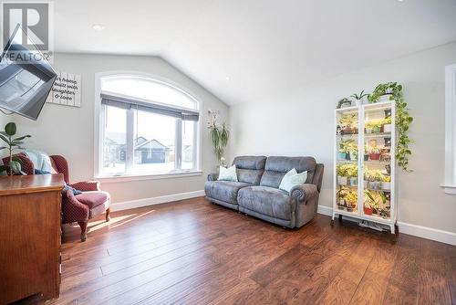 18 Liam Street, Petawawa, ON - Indoor Photo Showing Living Room