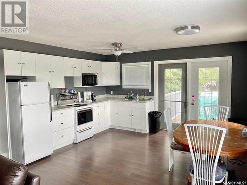 209 Pine Street, Chitek Lake, SK - Indoor Photo Showing Kitchen