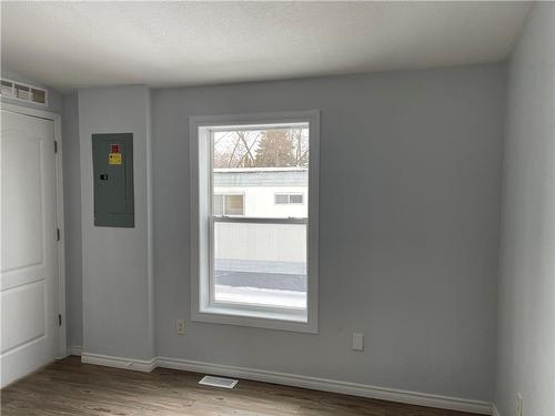 80 Springwood Drive, Winnipeg, MB - Indoor Photo Showing Other Room