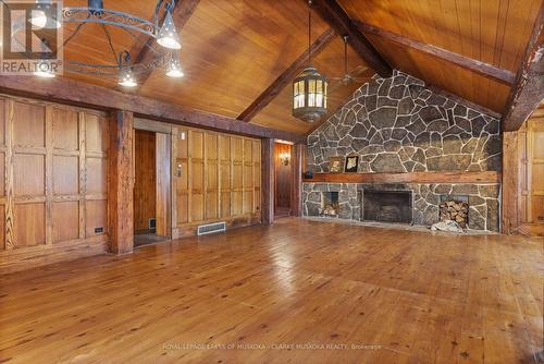 1097 Armstrong Pt Rd, Muskoka Lakes, ON - Indoor With Fireplace