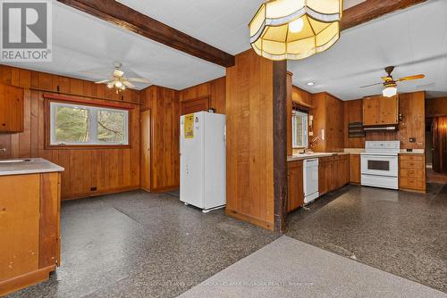 1097 Armstrong Pt Road, Muskoka Lakes, ON - Indoor Photo Showing Kitchen