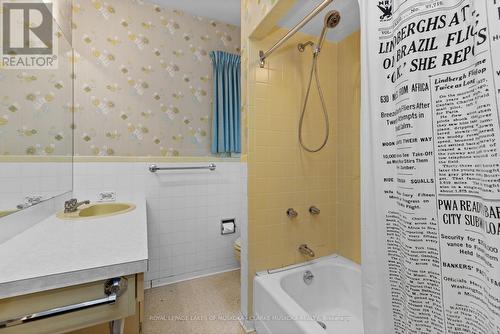 1097 Armstrong Pt Road, Muskoka Lakes, ON - Indoor Photo Showing Bathroom