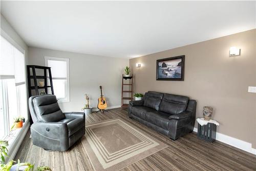 15038 132Ne Road, Arborg, MB - Indoor Photo Showing Living Room