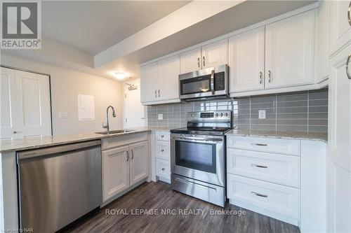 #510 -5698 Main St, Niagara Falls, ON - Indoor Photo Showing Kitchen With Stainless Steel Kitchen With Upgraded Kitchen