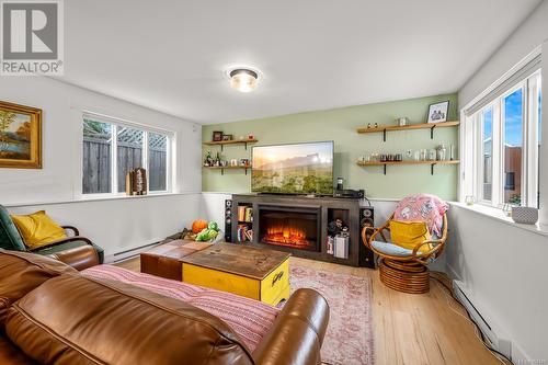 2828 Maryport Ave, Cumberland, BC - Indoor Photo Showing Living Room With Fireplace