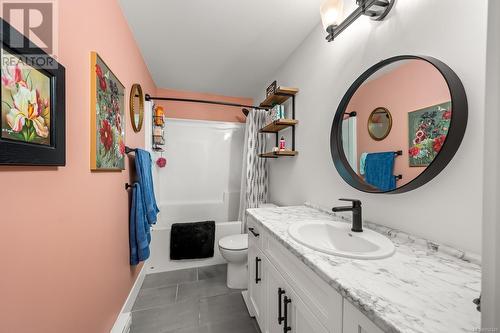 2828 Maryport Ave, Cumberland, BC - Indoor Photo Showing Bathroom