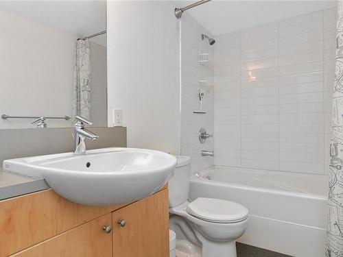 301-524 Yates St, Victoria, BC - Indoor Photo Showing Bathroom