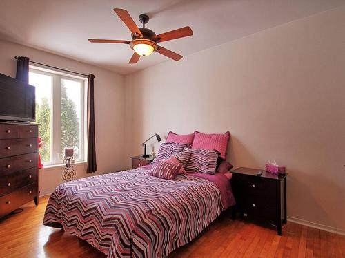 Master bedroom - 50  - 56 Rue Ste-Catherine, Beauharnois, QC - Indoor Photo Showing Bedroom