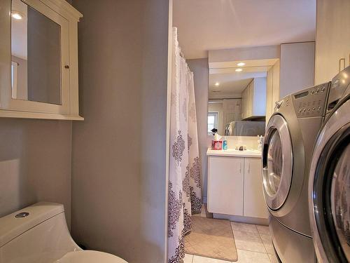 Bathroom - 50  - 56 Rue Ste-Catherine, Beauharnois, QC - Indoor Photo Showing Laundry Room