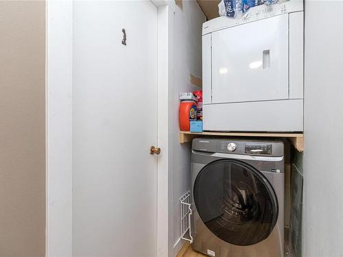 1335 Justine Pl, Langford, BC - Indoor Photo Showing Laundry Room