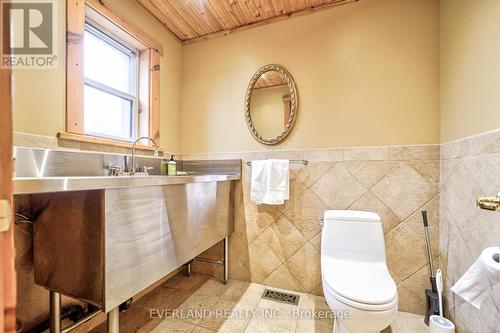 4086 Lloydtown-Aurora Rd, King, ON - Indoor Photo Showing Bathroom