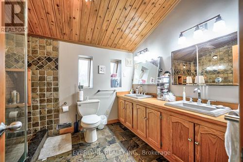 4086 Lloydtown-Aurora Rd, King, ON - Indoor Photo Showing Bathroom