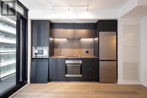 1016 - 1 Jarvis Street, Hamilton, ON - Indoor Photo Showing Kitchen With Stainless Steel Kitchen