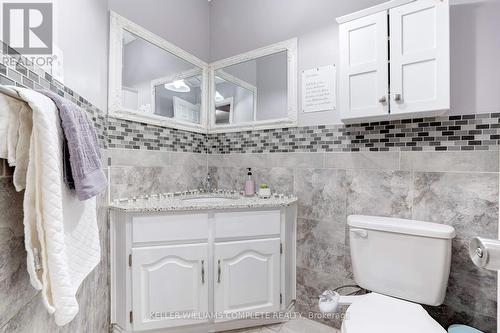 144 Solomon Cres, Hamilton, ON - Indoor Photo Showing Bathroom