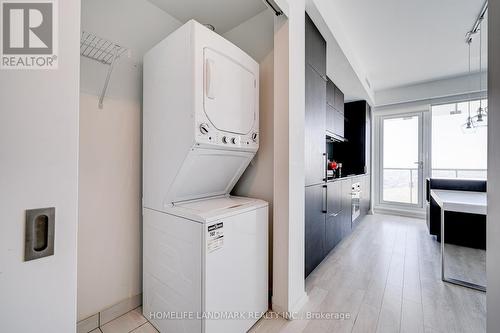 4211 - 197 Yonge Street, Toronto, ON - Indoor Photo Showing Laundry Room