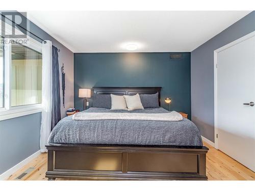 2247 Westville Way, West Kelowna, BC - Indoor Photo Showing Bedroom
